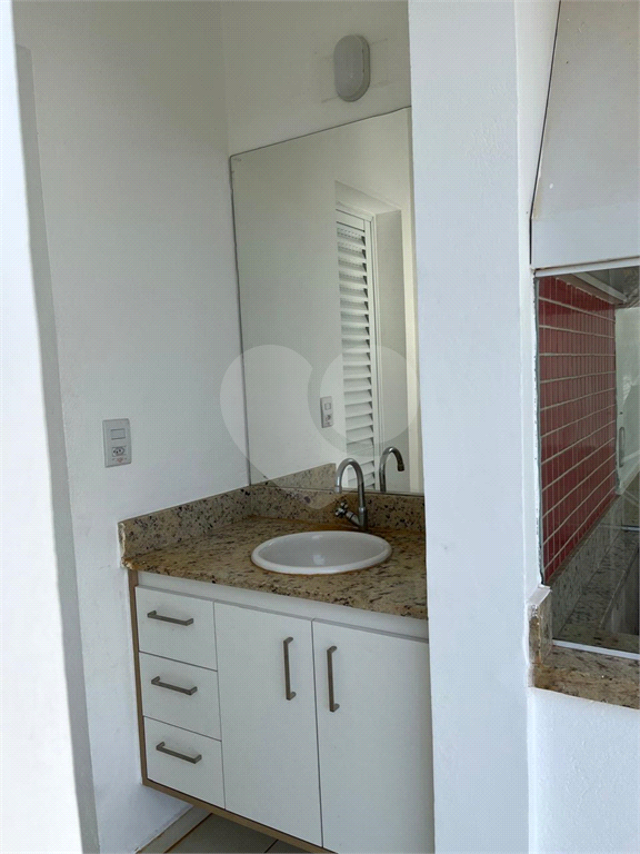 Casa de Condomínio para alugar com 3 quartos, 250m² - Foto 32