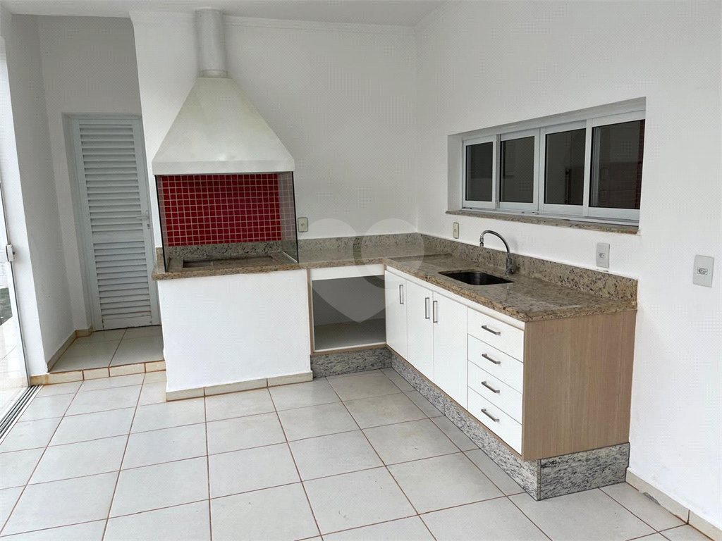 Casa de Condomínio para alugar com 3 quartos, 250m² - Foto 46