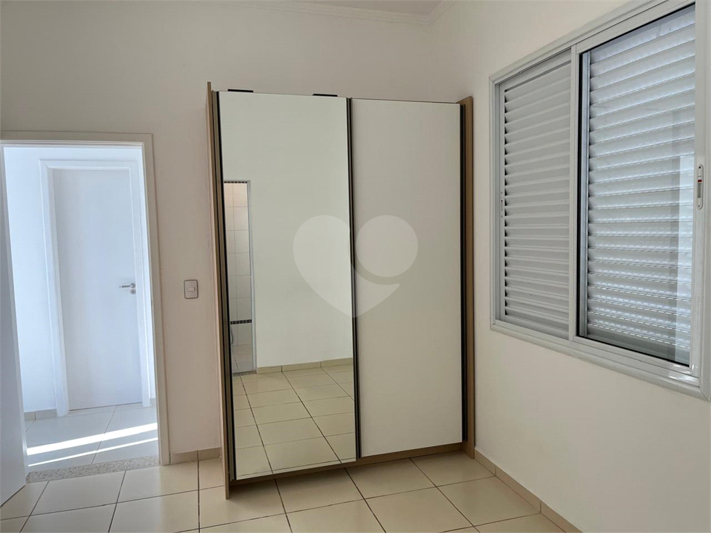Casa de Condomínio para alugar com 3 quartos, 250m² - Foto 25