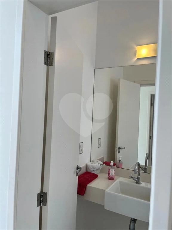 Casa de Condomínio para alugar com 3 quartos, 250m² - Foto 8