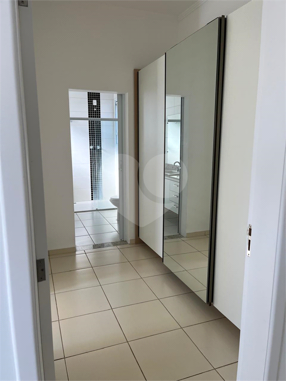 Casa de Condomínio para alugar com 3 quartos, 250m² - Foto 43
