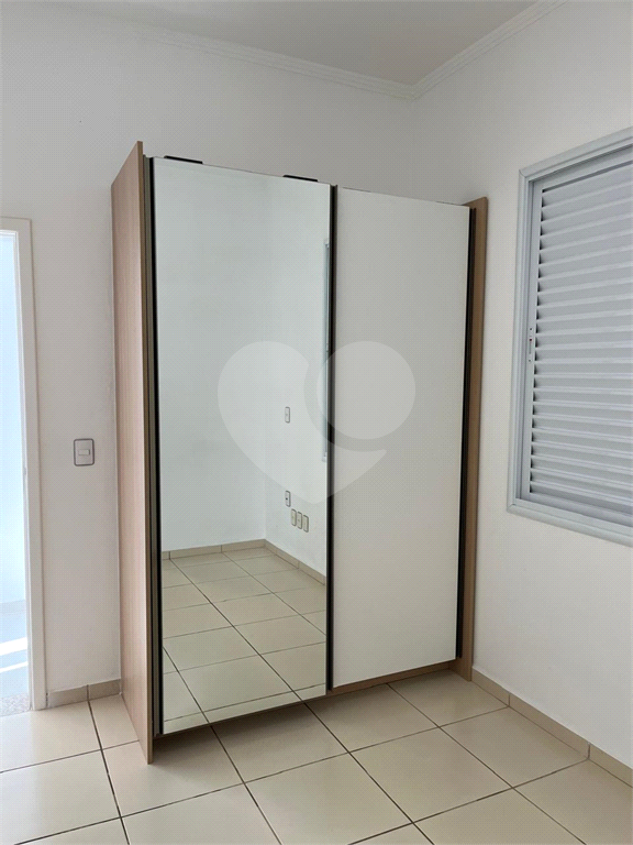 Casa de Condomínio para alugar com 3 quartos, 250m² - Foto 24