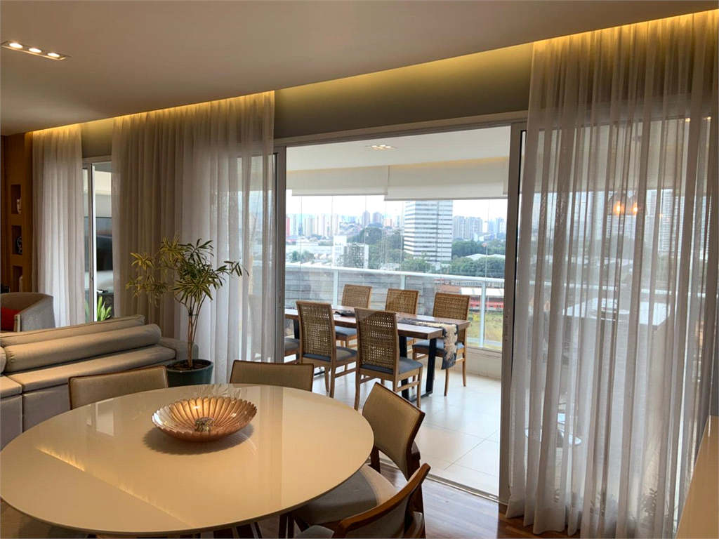 APARTAMENTO em VILA ANASTÁCIO