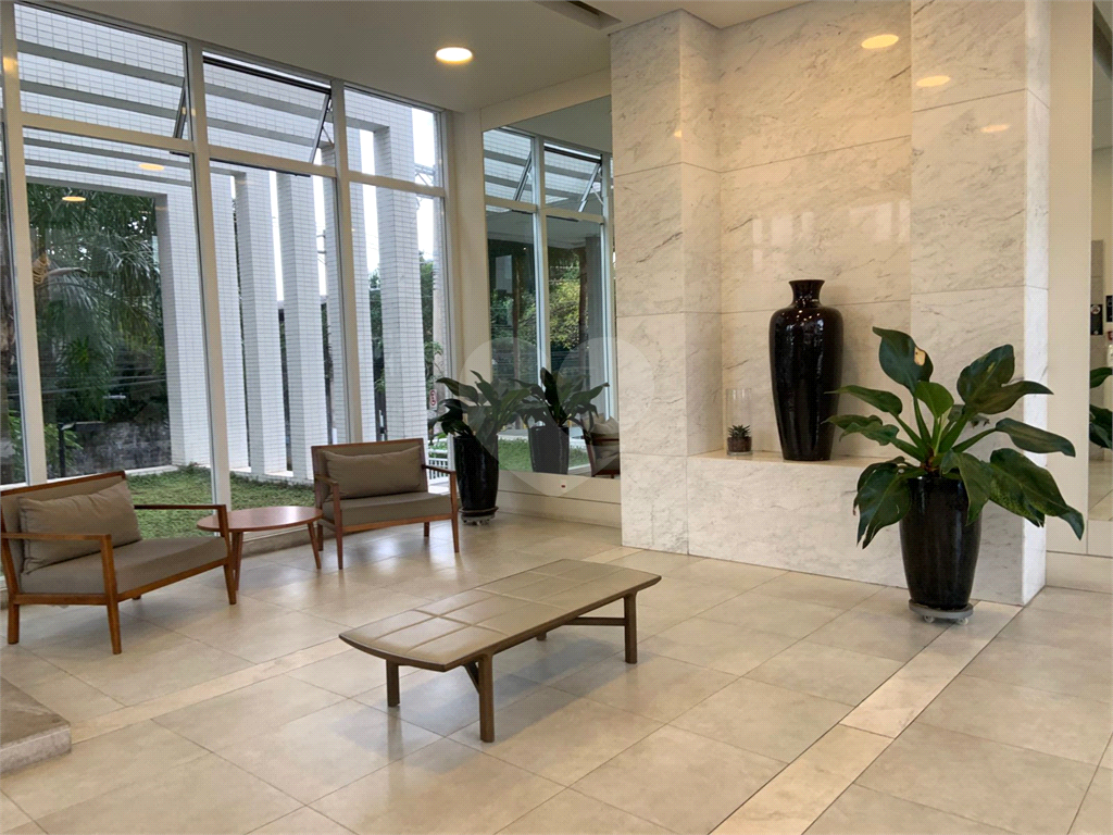 APARTAMENTO em VILA ANASTÁCIO