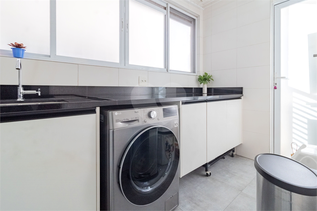 APARTAMENTO em VILA ANASTÁCIO