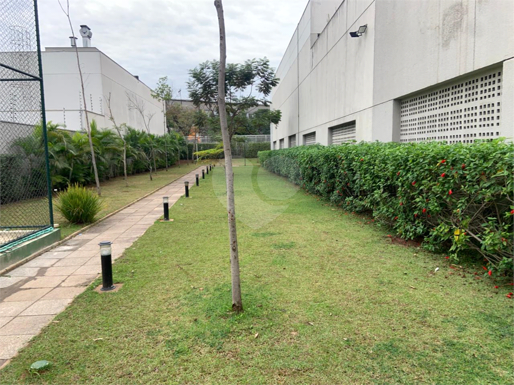 APARTAMENTO em VILA ANASTÁCIO