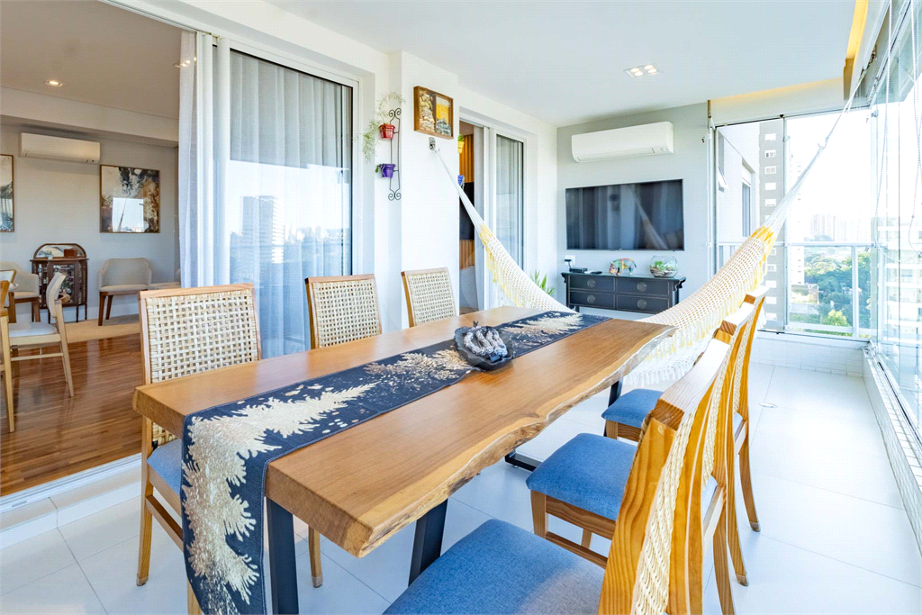 APARTAMENTO em VILA ANASTÁCIO