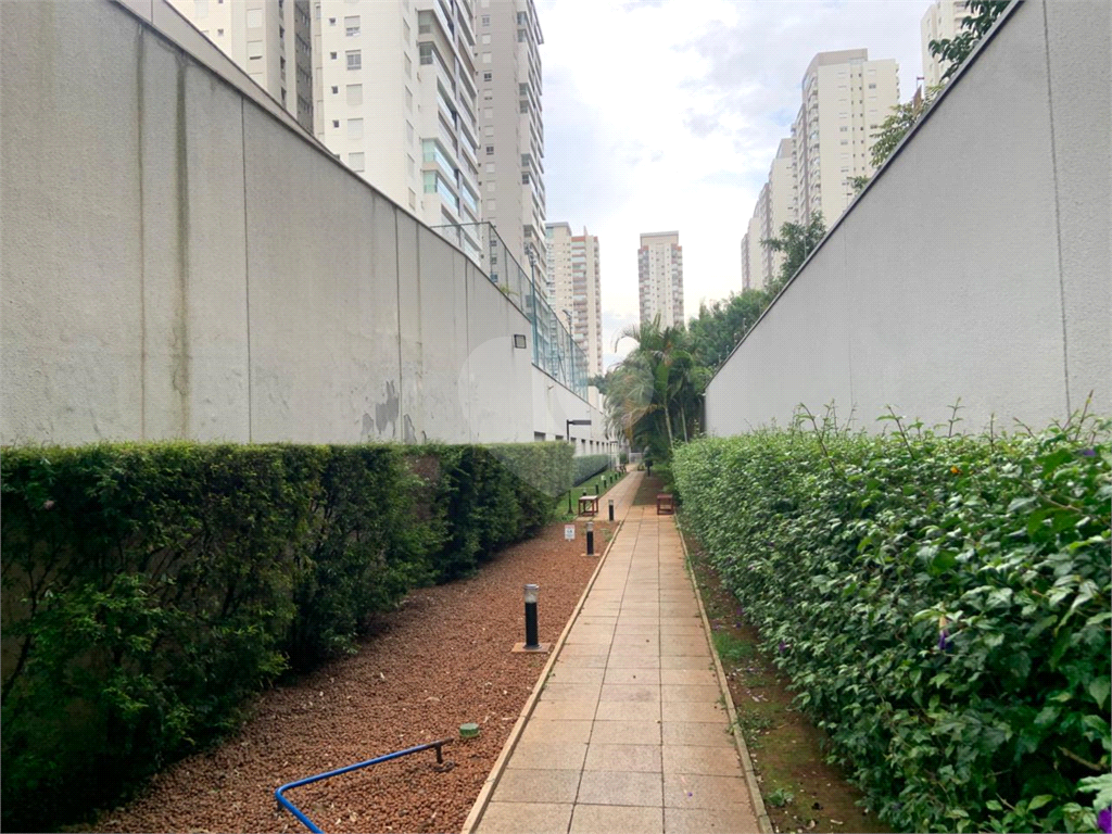 APARTAMENTO em VILA ANASTÁCIO