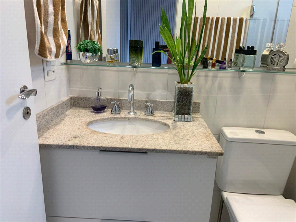 APARTAMENTO em VILA ANASTÁCIO