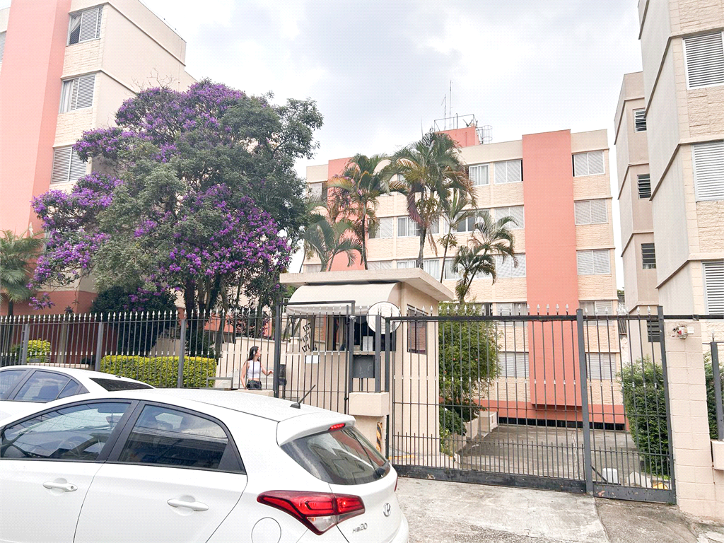 APARTAMENTO em CASA VERDE