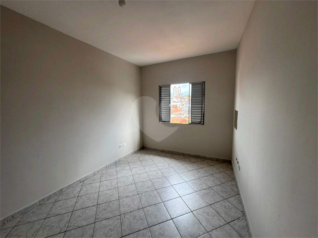 Sobrado para locação| 130m²| 2 dormitórios| 3 vagas em Vila Nivi| SP!
