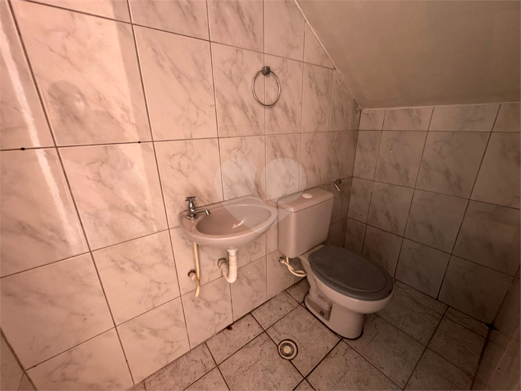Sobrado para locação| 130m²| 2 dormitórios| 3 vagas em Vila Nivi| SP!
