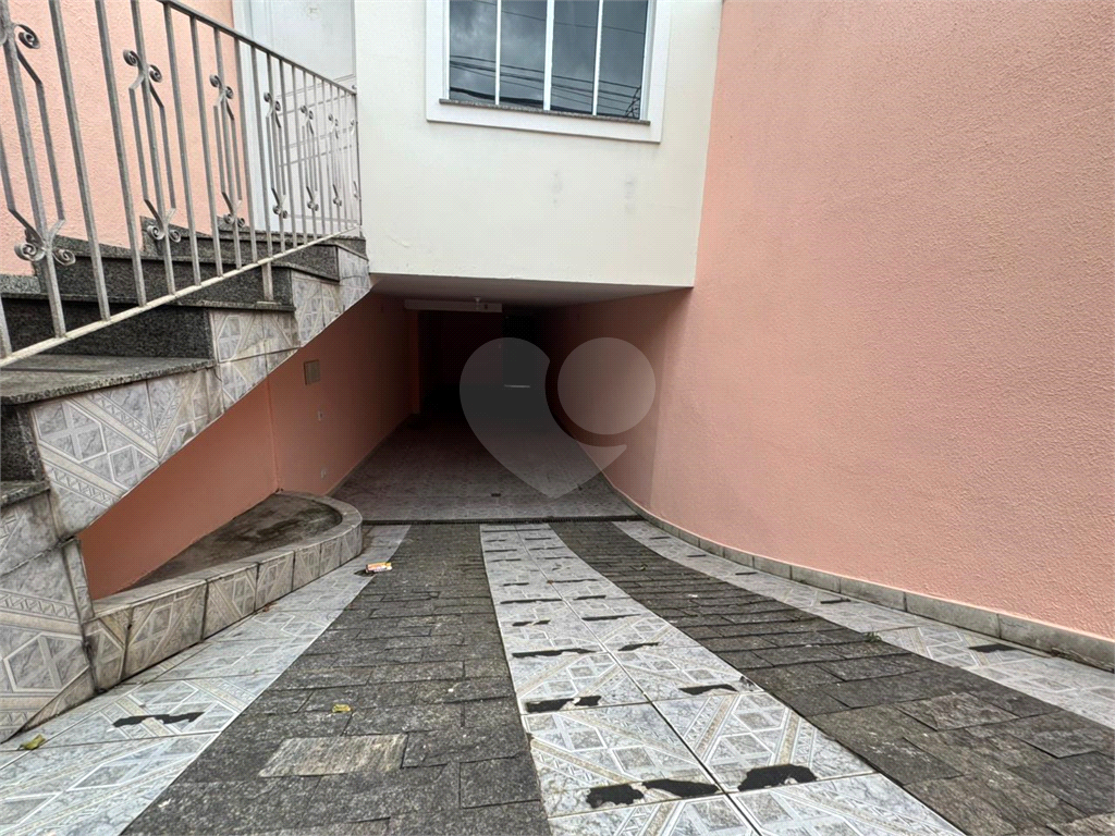 Sobrado para locação| 130m²| 2 dormitórios| 3 vagas em Vila Nivi| SP!
