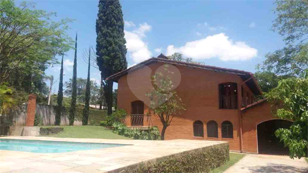 Casa na Serra da Cantareira em condomínio com três dormitórios / piscina / espaço gourmet - Porteira fechada !!!