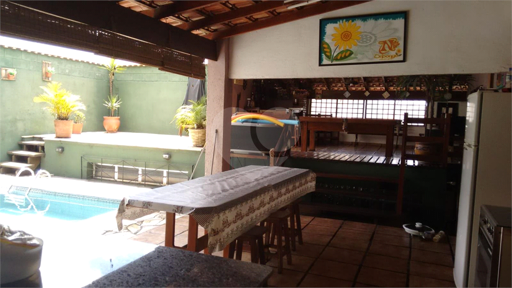 Casa à venda| 250m²| 2 dormitórios (1 suíte)| 2 vagas em Santo André| SP!