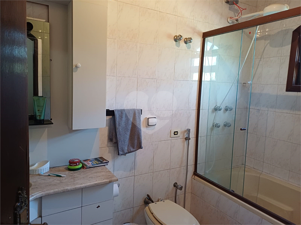 Casa à venda| 312m²| 4 dormitórios (2 Suítes)| 7 vagas em Caraguatá| SP!