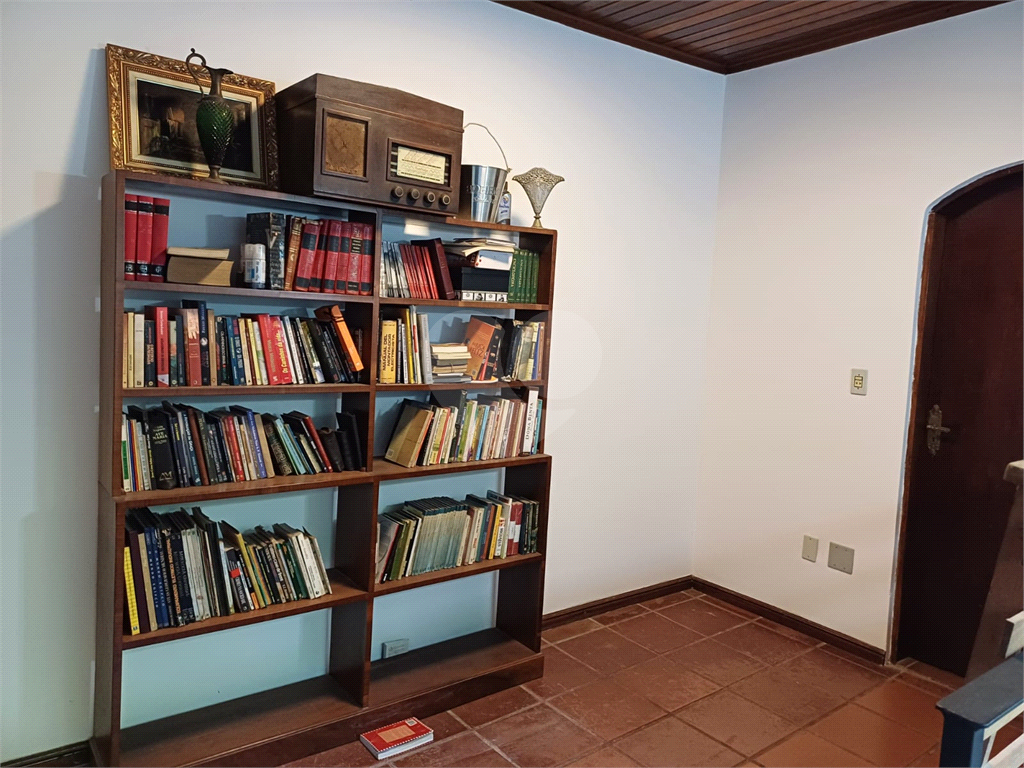 Casa à venda| 312m²| 4 dormitórios (2 Suítes)| 7 vagas em Caraguatá| SP!