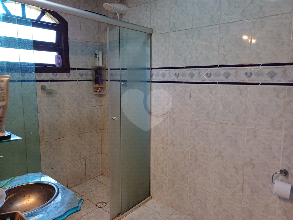 Casa à venda| 312m²| 4 dormitórios (2 Suítes)| 7 vagas em Caraguatá| SP!