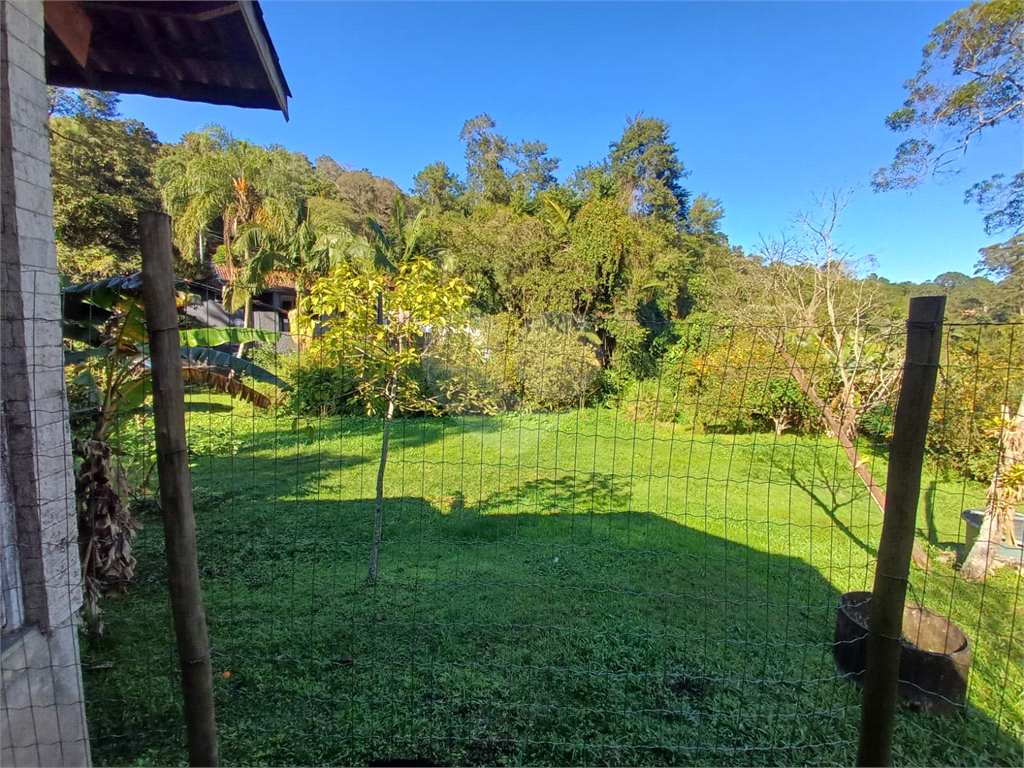 Casa à venda| 312m²| 4 dormitórios (2 Suítes)| 7 vagas em Caraguatá| SP!