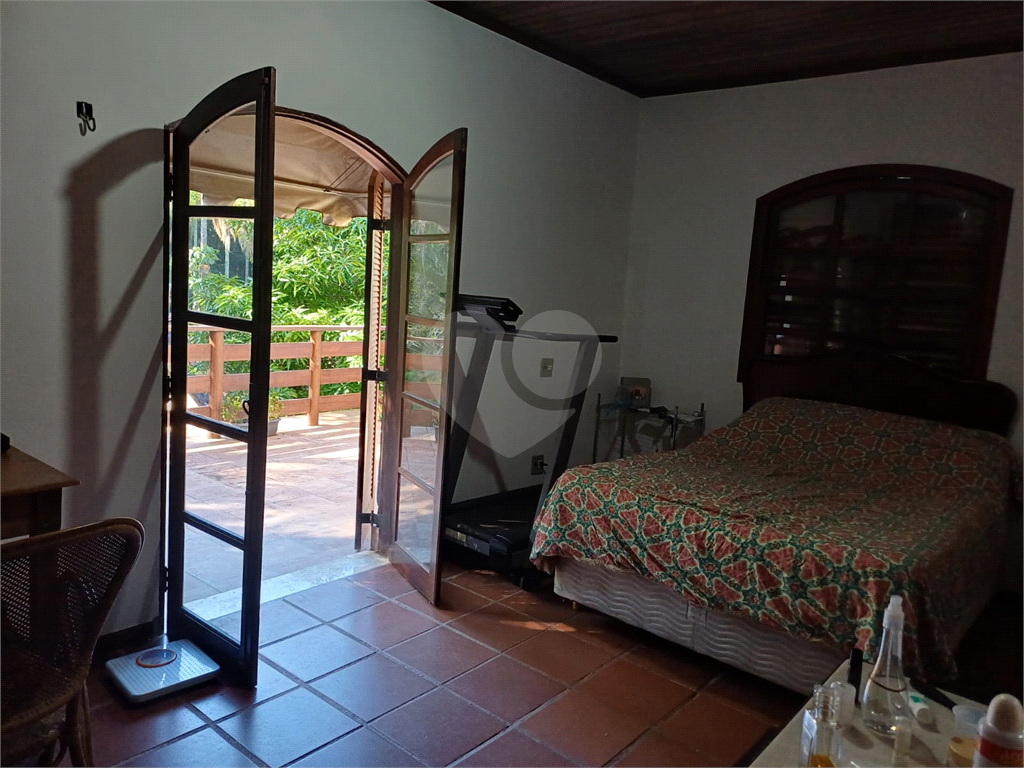 Casa à venda| 312m²| 4 dormitórios (2 Suítes)| 7 vagas em Caraguatá| SP!