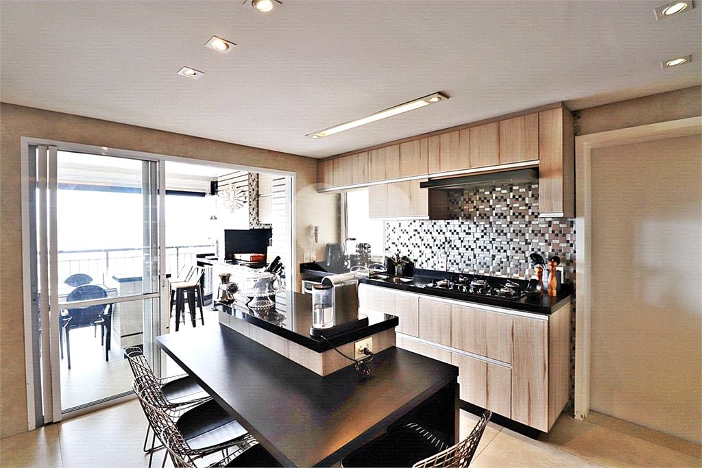 Apartamento à venda em Santa Teresinha – 163 m² | Varanda Gourmet | 3 Vagas | 3 Suítes