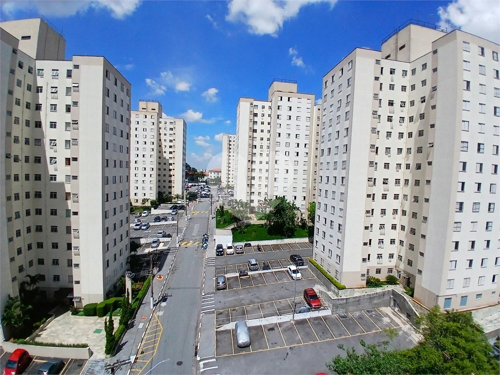 Apartamento com dois quartos, vaga fixa - Horto Florestal
