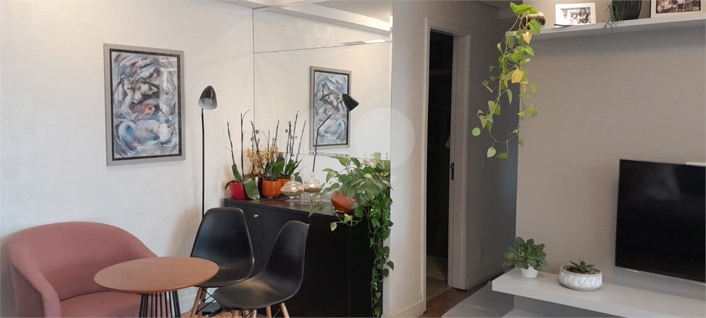 APARTAMENTO em VILA SÔNIA