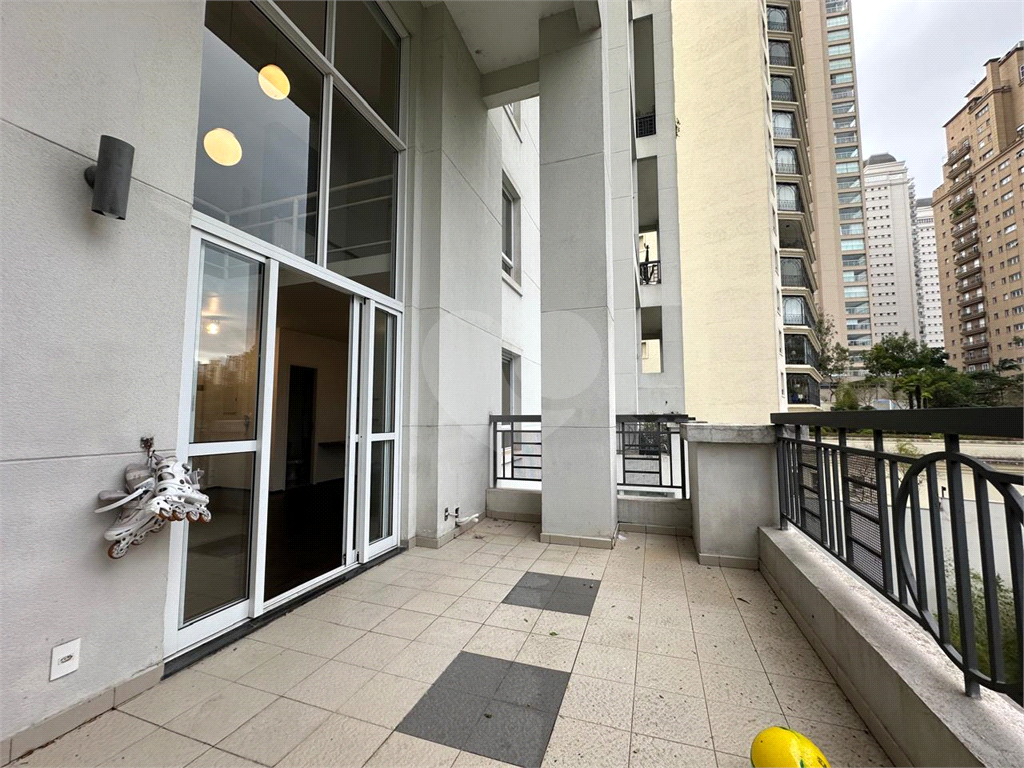 APARTAMENTO em PANAMBY