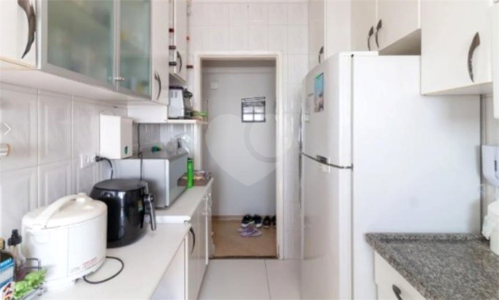 Apartamento a 800 metros do Metro Saúde