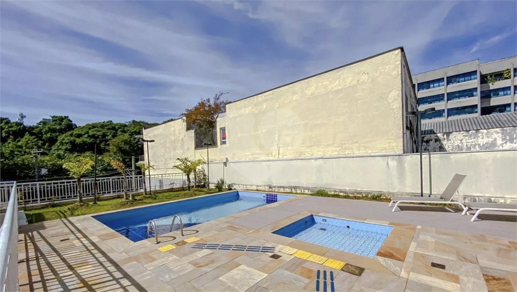 Apartamento à venda com 2 quartos, 54m² - Foto 18