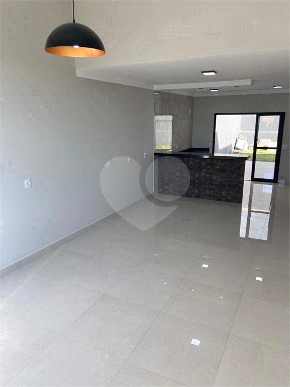 Casa à venda com 3 quartos, 92m² - Foto 4