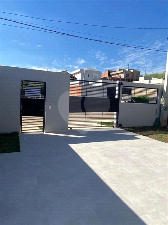 Casa à venda com 3 quartos, 92m² - Foto 1