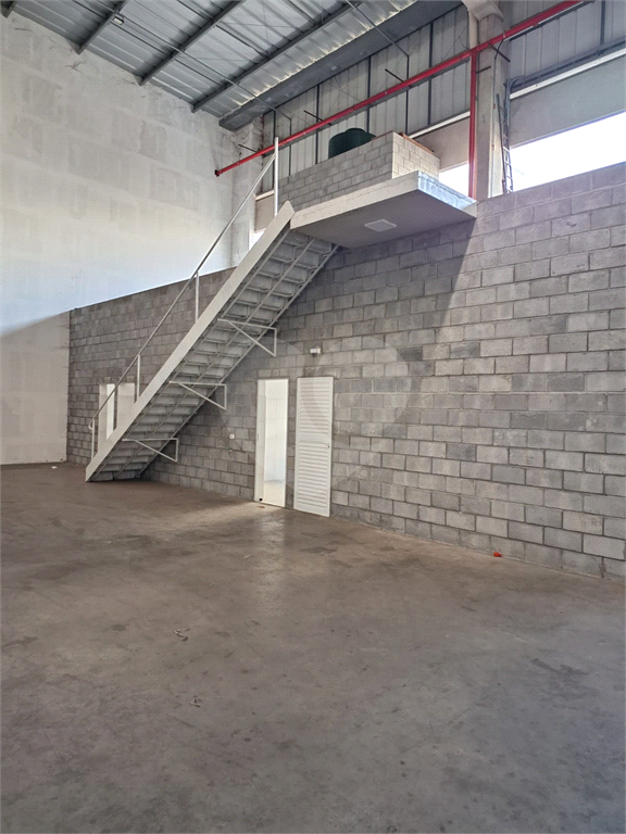 Depósito-Galpão-Armazém para alugar, 850m² - Foto 1