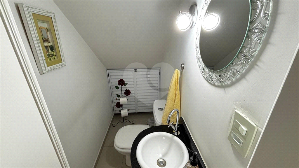 Casa à Venda – 3 Suítes, Closet, Churrasqueira e 4 Vagas