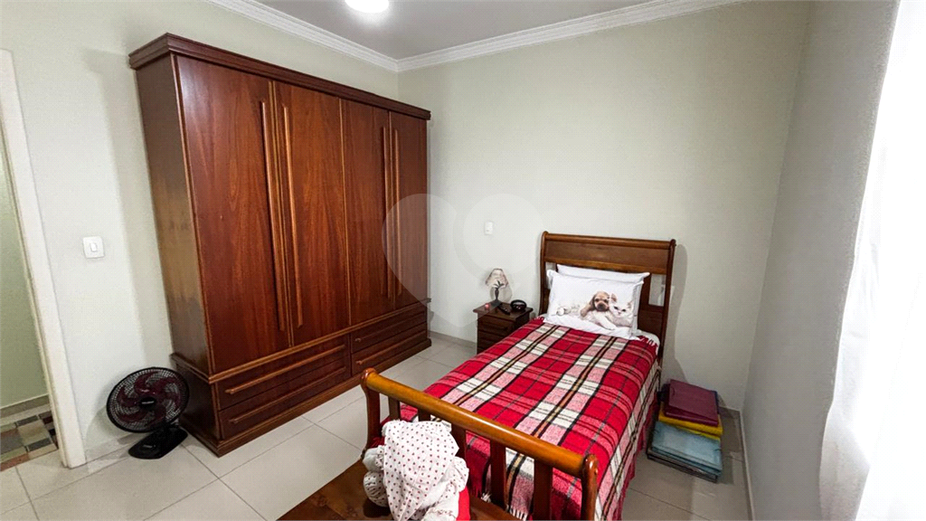 Casa à Venda – 3 Suítes, Closet, Churrasqueira e 4 Vagas