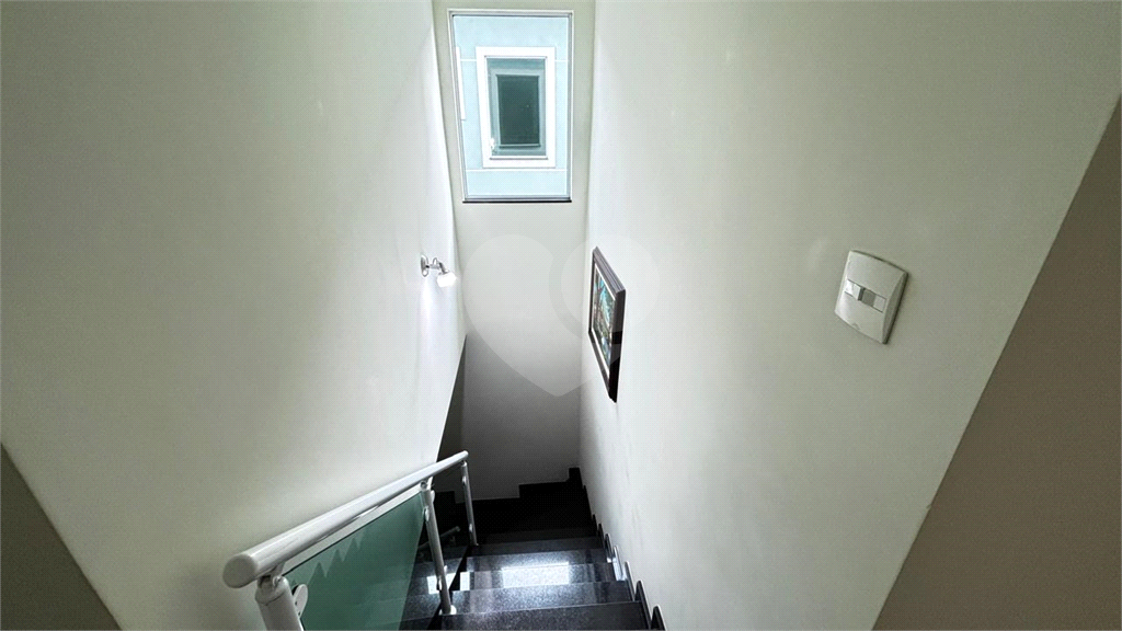 Casa à Venda – 3 Suítes, Closet, Churrasqueira e 4 Vagas