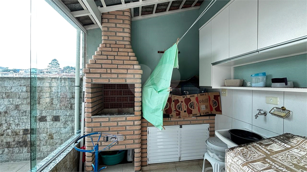 Casa à Venda – 3 Suítes, Closet, Churrasqueira e 4 Vagas
