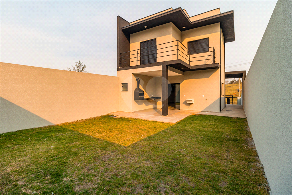 Casa à venda com 3 quartos, 100m² - Foto 2