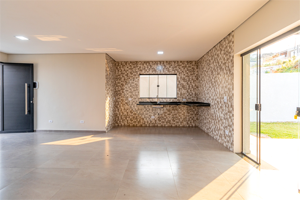 Casa à venda com 3 quartos, 100m² - Foto 7