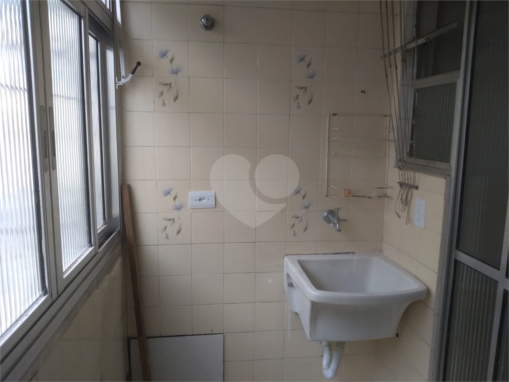 APARTAMENTO em VILA GUSTAVO