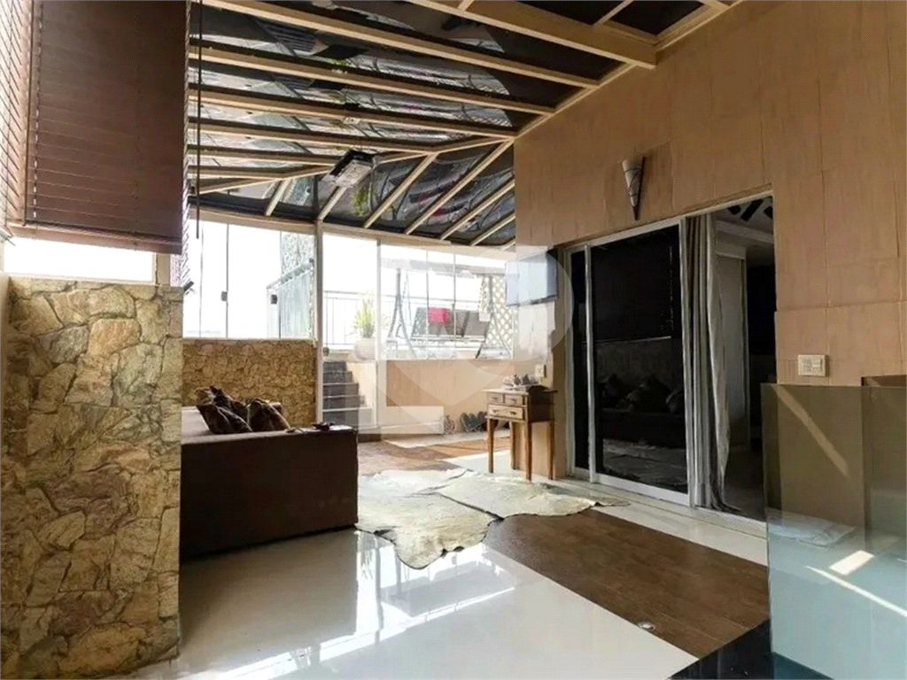 Cobertura de 265m2 com Sol da Manhã e 03 vagas fixas