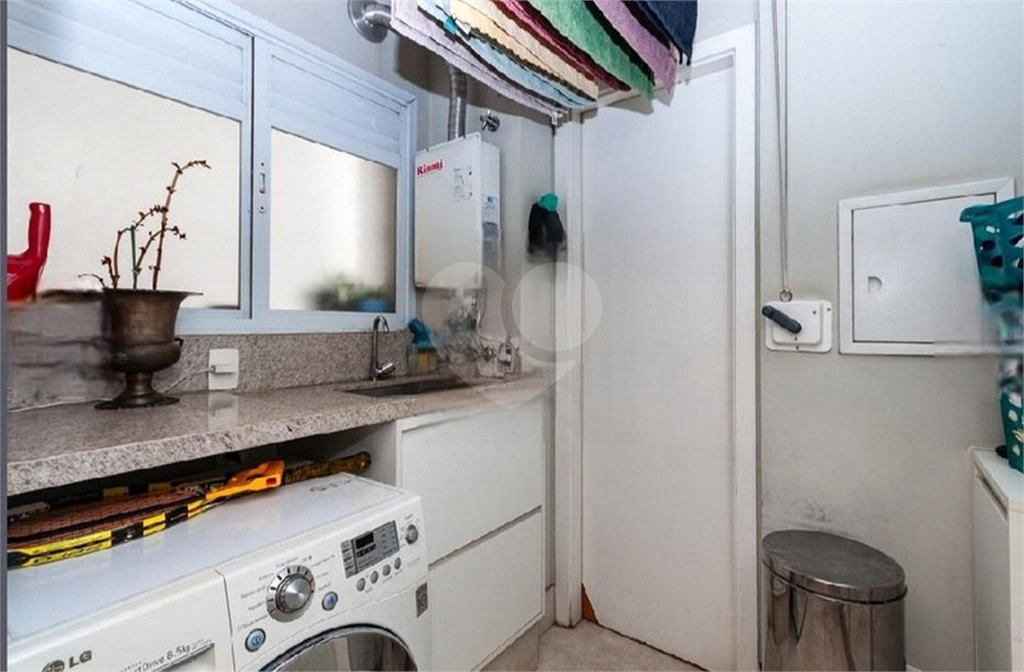 APARTAMENTO em ÁGUA BRANCA