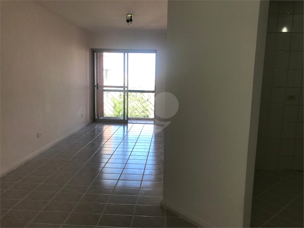 Apartamento venda Vila Aurora, com 88m2, 3 quartos, sala, cozinha, banheiro e 1 vaga de garagem