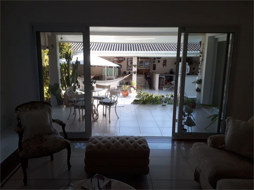 SOBRADO em SANTANA DE PARNAÍBA