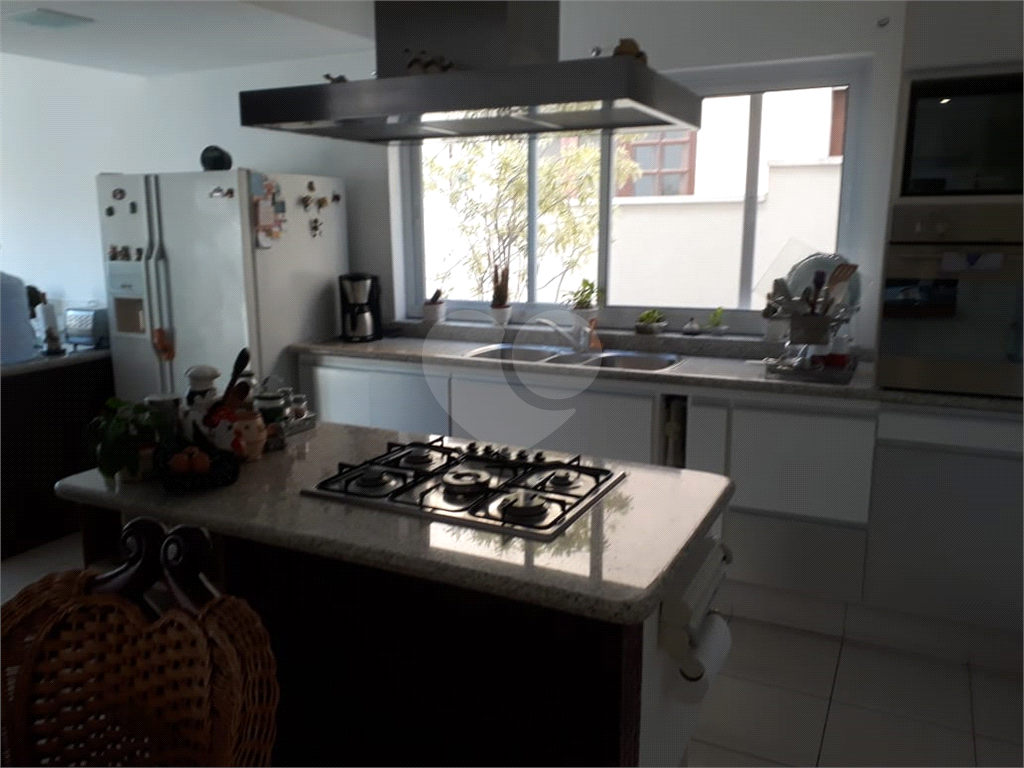 SOBRADO em SANTANA DE PARNAÍBA