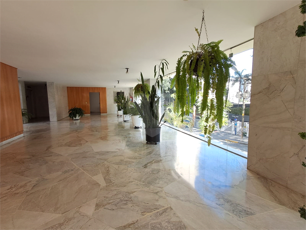 APARTAMENTO em PERDIZES