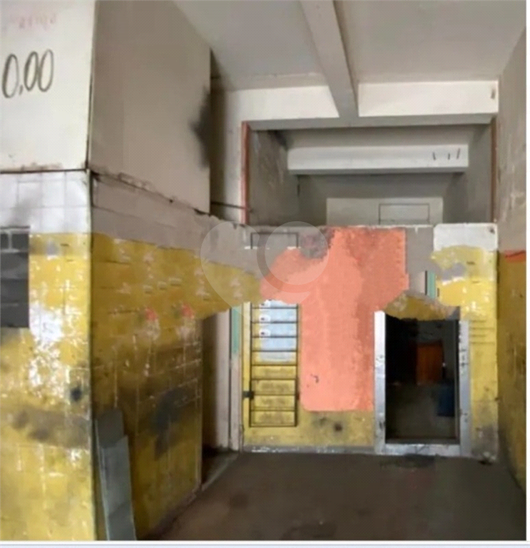 Venda de Terreno de Esquina com Casas e Comércio na Zona Norte