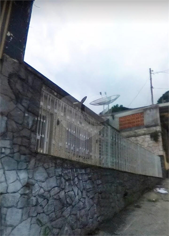Venda de Terreno de Esquina com Casas e Comércio na Zona Norte