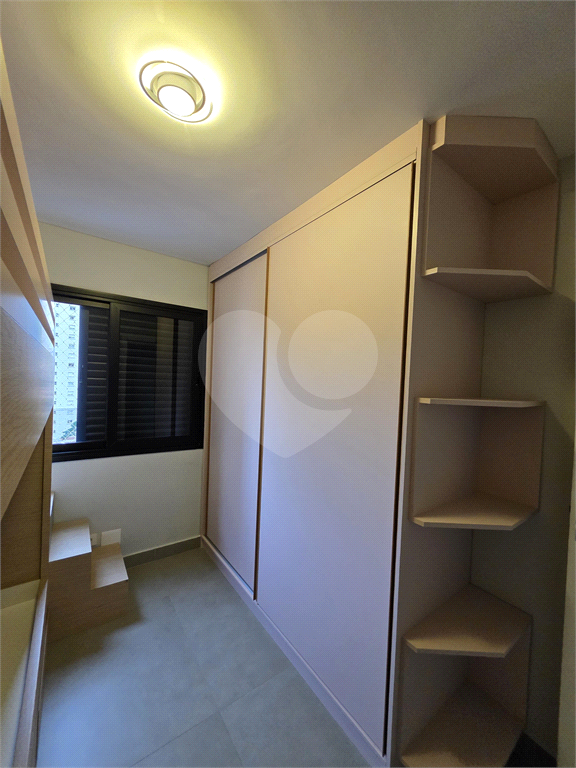 Apartamento Reformado à Venda em Andar Alto – 2 Dorms, 1 Suíte, 1 vaga  e Cozinha Planejada
