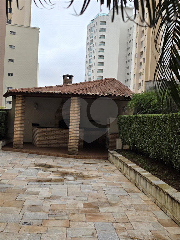 Apartamento Reformado à Venda em Andar Alto – 2 Dorms, 1 Suíte, 1 vaga  e Cozinha Planejada